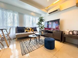 A2J Luxury 2BR BGC Suite Near High Street, Malls Vacation rental in Makati