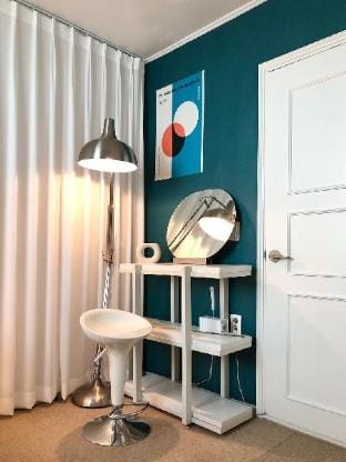 G Jamsil Prime Location/2 mins to Seokchon Lake/2 mins to Songridan-gil/25 Pyeong Two-room Villa in Seoul