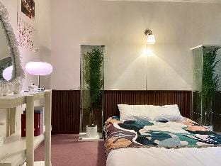 G Jamsil Prime Location/2 mins to Seokchon Lake/2 mins to Songridan-gil/25 Pyeong Two-room Villa in Seoul