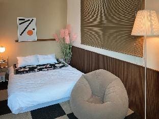 B Jamsil Best Location/Songridan-gil 2 mins/Seokchon Lake 2 mins/25 Pyeong Two-room Villa in Seoul