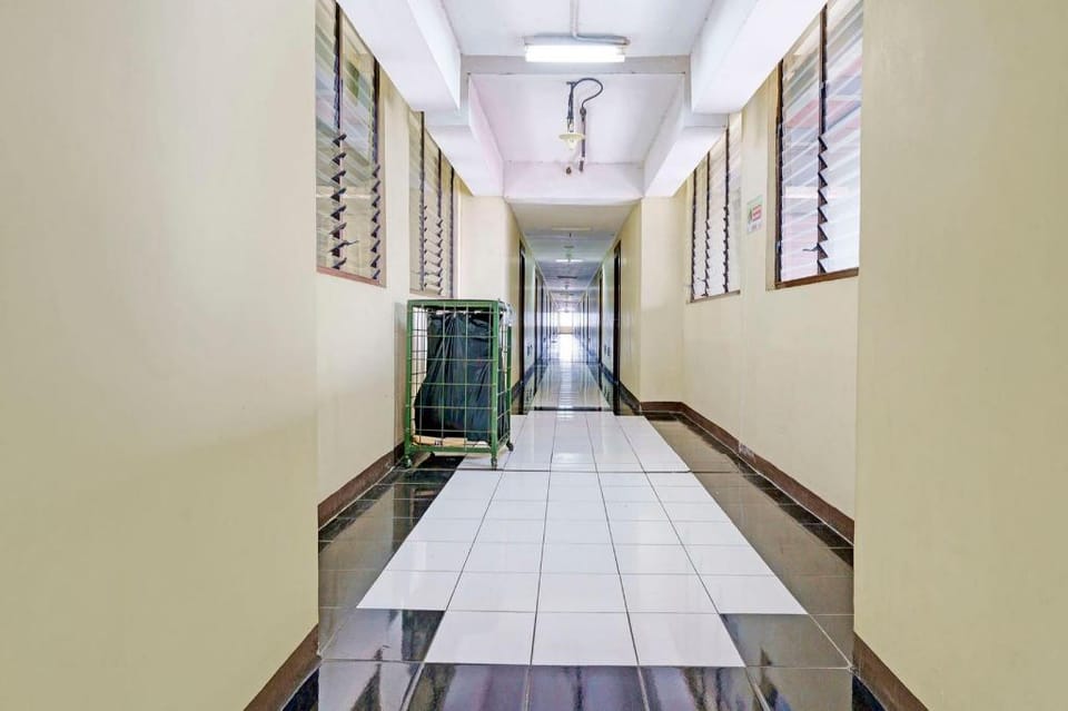 Hotel O Apartemen Gateway Cicadas By Inpro Ii Hotel in Bandung