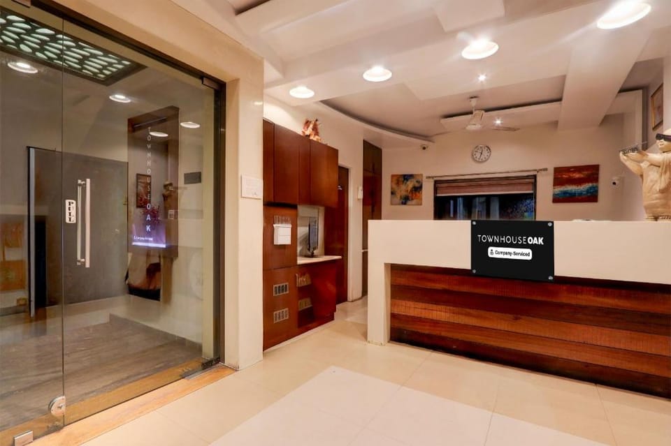 Super Townhouse Oak Ramdaspeth Downtown Hotel in Maharashtra