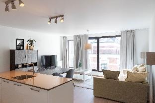 OneLuxStay near Diamond District Apartment in Antwerp