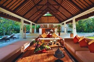 Royal 3 BR With Pool Villa NE19B Villa in Kuta