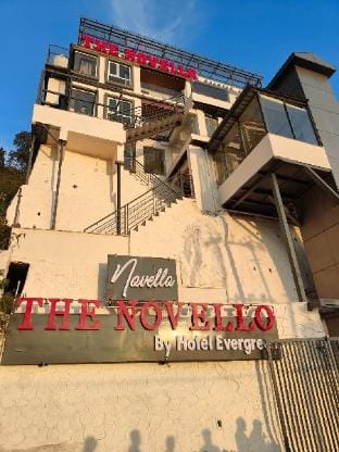 The Novello by Hotel Evergreen Apartment in Uttarakhand