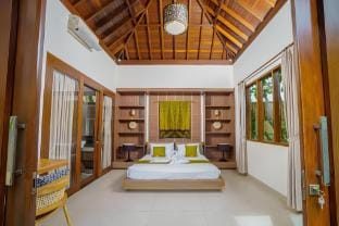 Cozy 3BR Private Pool Villa in Center Canggu Villa in North Kuta