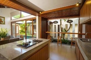 Cozy 3BR Private Pool Villa in Center Canggu Villa in North Kuta