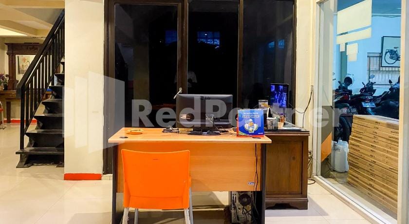 Audah Guesthouse Syariah RedPartner Hotel in South Jakarta City