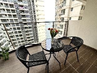 Modern design Danga Bay for 8pax | Wi-Fi Netflix Vacation rental in Johor Bahru