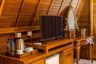 Tropical 1BR Bungalow Pool Access in Nusa Penida Vacation rental in Nusapenida