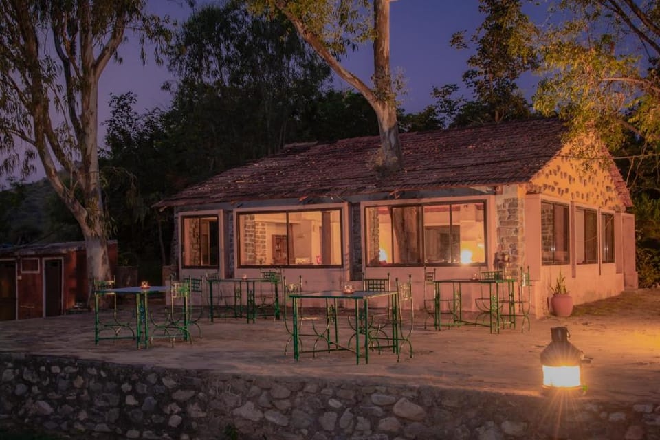 Shivika Lake Hotel Ranakpur Hotel in Rajasthan