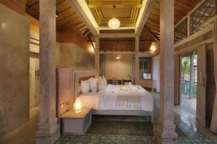 Stylist 1BR Villa with Pool near Batu Beligh Beach Vacation rental in North Kuta