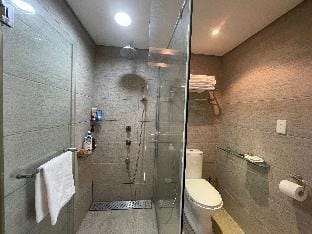 Xin Beitou Skyhigh Hotspring/Pool Getaway(Private) Apartment in Taipei City