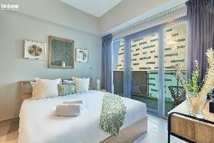 bnbmehomes | Lux Apt w/ Skyline View -  2518 Apartment in Dubai