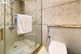 bnbmehomes |Contemporary Apt in Business Bay| 2402 Apartment in Dubai