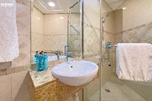 bnbmehomes |Contemporary Apt in Business Bay| 2402 Apartment in Dubai