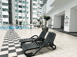 Lively 4-bed for 6 pax | F&B & Mart | Chan Sow Lin Apartment in Federal Territory of Kuala Lumpur