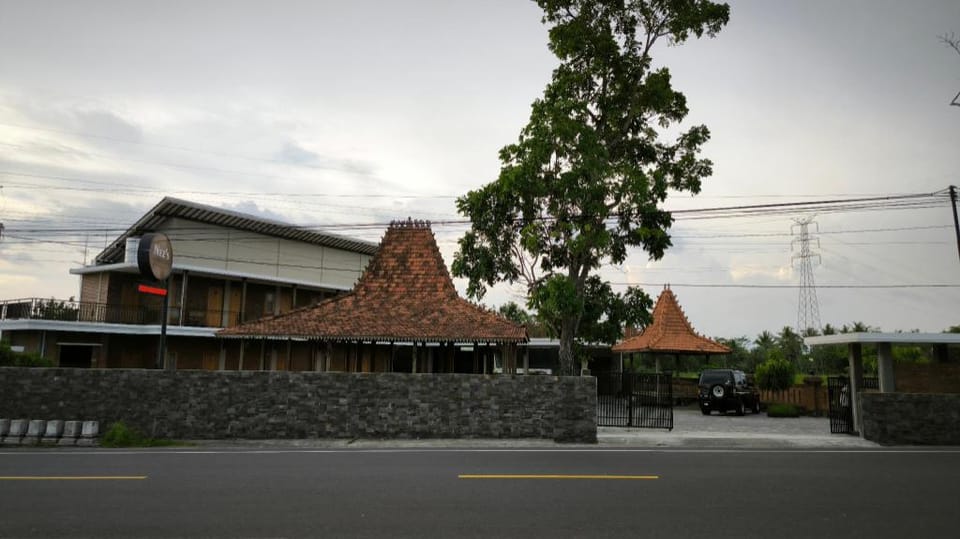 Nezs Guesthouse Syariah Bed and Breakfast in Special Region of Yogyakarta