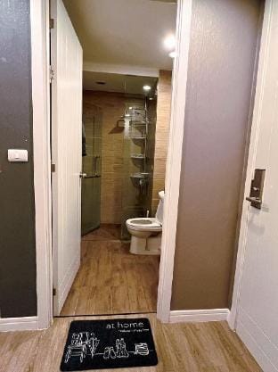 Slide Room Apartment in Chon Buri Changwat
