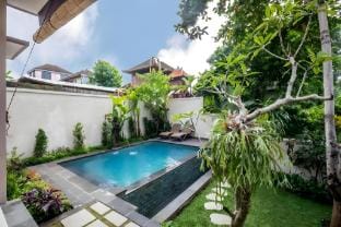 Awesome 2BR Private Pool Villa in Ubud Center Villa in Abiansemal