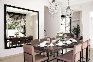 Serenity at Shamrock: Coastal 29 Villa in Tanjung Bungah