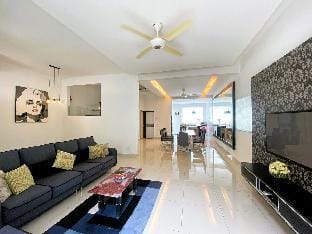Shamrock Hideout: 25-Guest Coastal Villa Villa in Tanjung Bungah