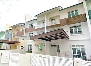 Shamrock Hideout: 25-Guest Coastal Villa Villa in Tanjung Bungah
