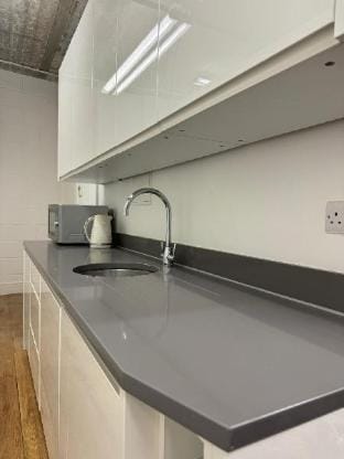 Cosmos capsule coworking London Apartment in London Borough of Hackney