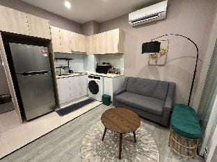 Seaview Designer Concept TheShore KK by UsHomestay Apartment in Kota Kinabalu