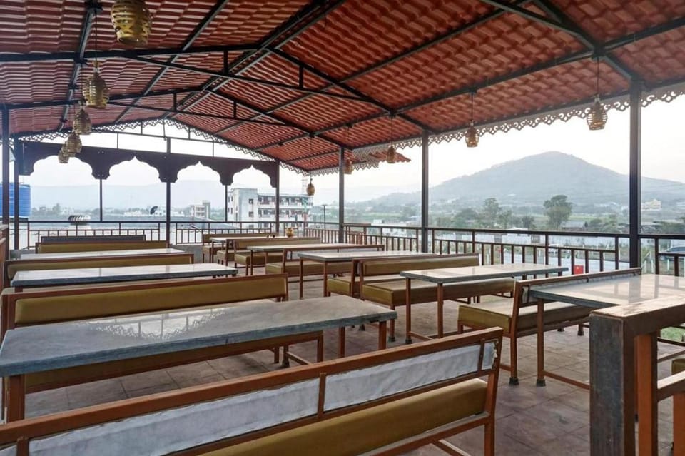 Hotel O Yashraj 7 Resort Hotel in Maharashtra
