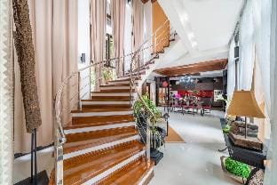 Pattaya 5-Bedroom Tropical Pool Villa Villa in Pattaya City