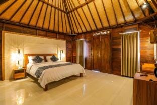 Grand Deluxe Room Garden & Pool View Nusa Penida Vacation rental in Nusapenida