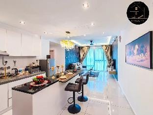 Southkey Staycation with Luxury Private Jacuzzi Apartment in Johor Bahru
