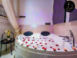 Southkey Staycation with Luxury Private Jacuzzi Apartment in Johor Bahru