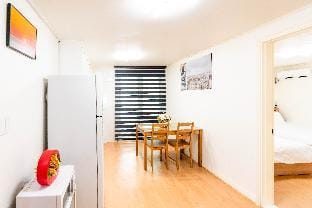 Hongdae 야피하우스/넓은공간 2 Room. 홍대입구역 (Exit 6). 파티가능 Vacation rental in Seoul