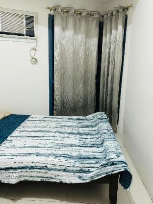 Grand Riviera Suite 1 front US embassy  Freepool Vacation rental in Manila City