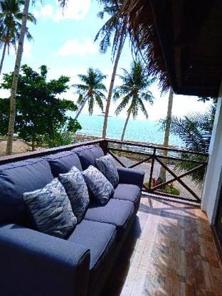 Entire Private Beachfront Villa in Siargao Vacation rental in General Luna