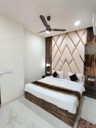 Hotel GS Grand  Vacation rental in Punjab, India