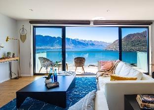 Luxury Away - Twin Heights Vacation rental in Queenstown