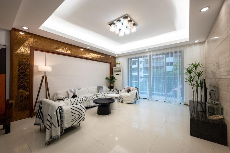 3-Bedroom Apartment in Shunde, Foshan - 160 Square Meters / 2 Private Bathrooms Apartment in Guangzhou