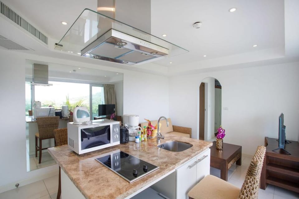 Kata Seaview O17 Condo*1BR*5 min to Kata Beach Apartment in Rawai