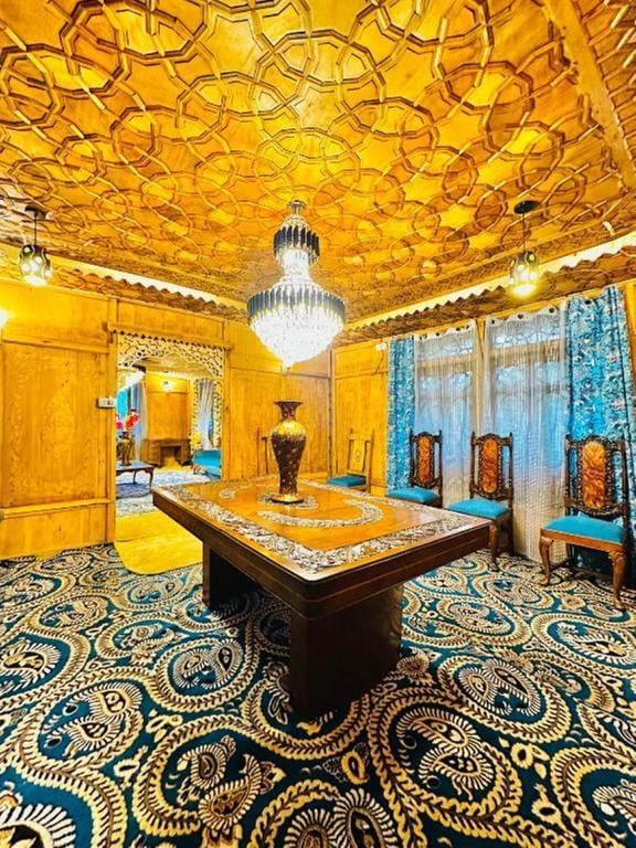 The Heritage Group Of Houseboats Hotel in India