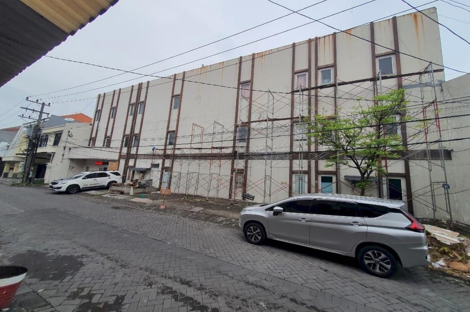 OYO 93448 Padang Pasir Homestay Hotel in Surabaya