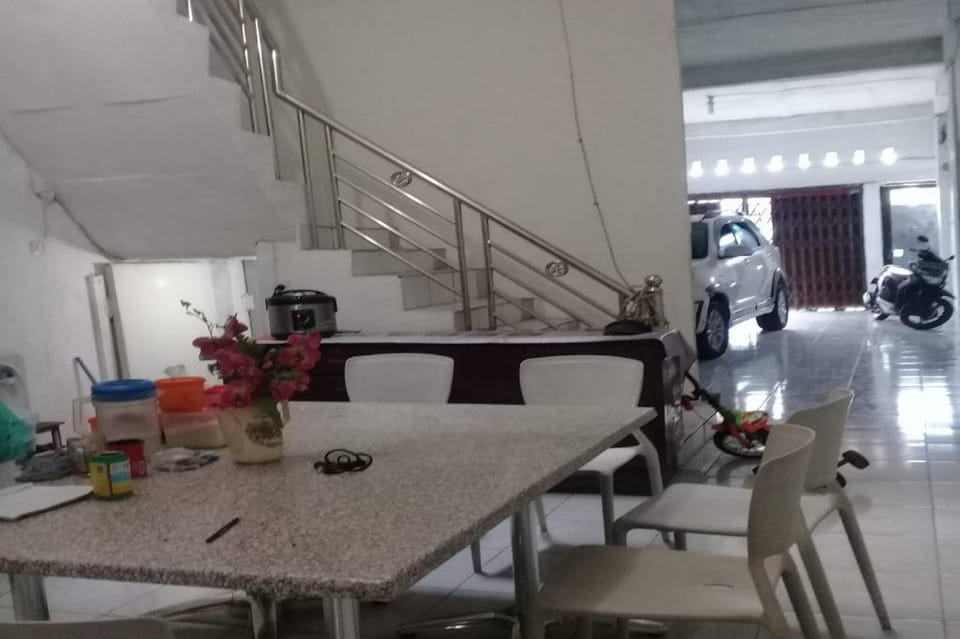 Hotel O Lewi Family Guest House Near GBKP Bangun Mulia Km. 11 Hotel in Indonesia