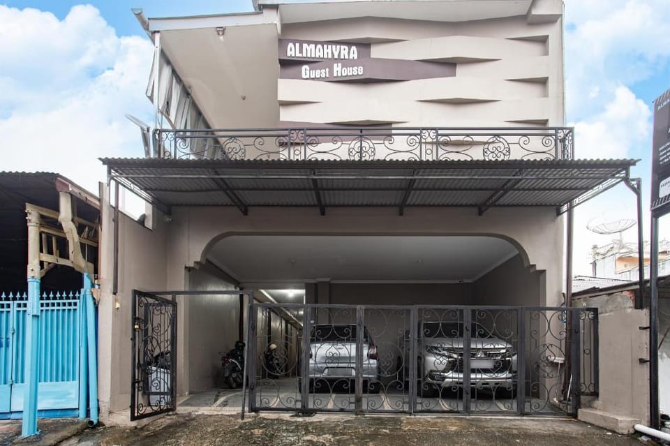 Hotel O Almahyra Guest House Syariah Hotel in Indonesia