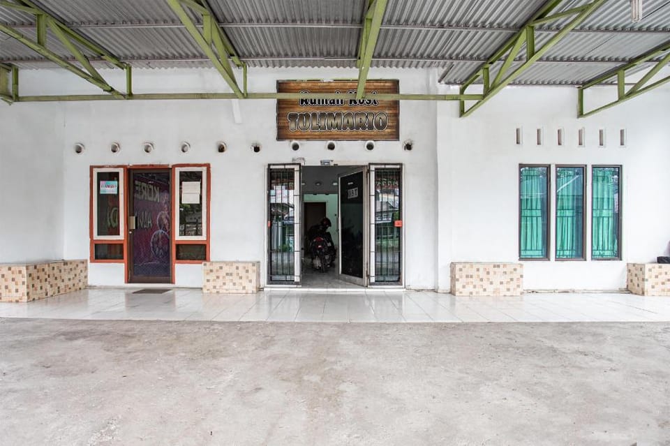 OYO Life 93403 Penginapan Adinda Hotel in West Nusa Tenggara, Indonesia