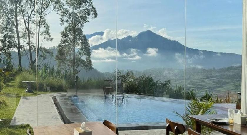 Pinggan Cliff Hotel in Bali