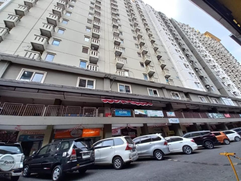 Capital O 93455 Apartement Gateway Cicadas By Az Pro Ii Hotel in Bandung
