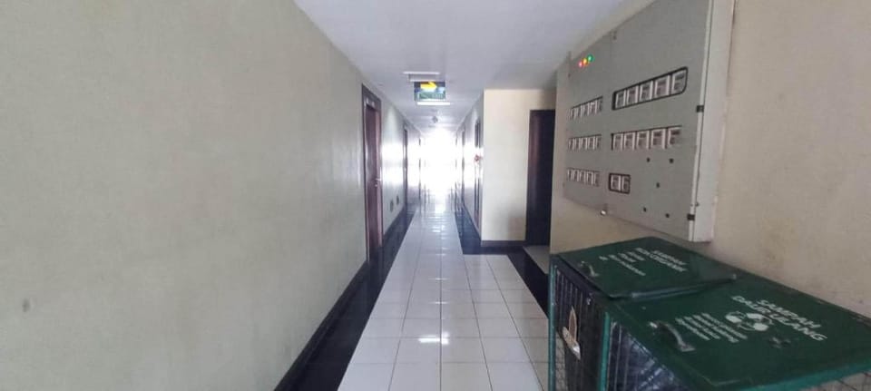 OYO 93480 Apartement Gateway Cicadas By Kelola Room Hotel in Bandung