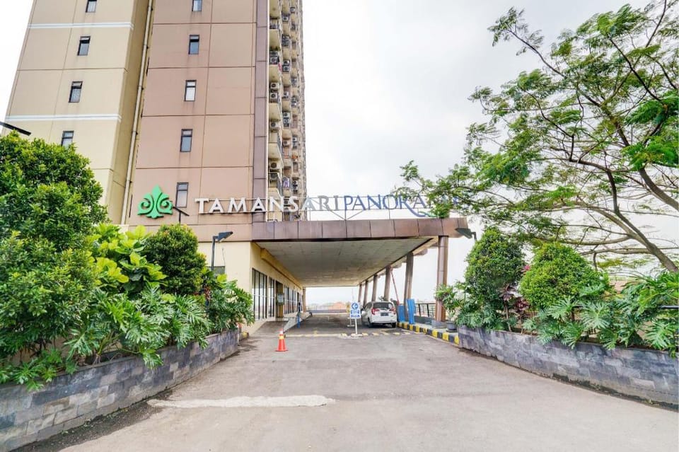 OYO Life 93310 Apartemen Tamansari Panoramic By Santuy 2 Hotel in Bandung